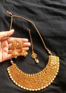 Stunning Kundan & Pearl Jewellery Set