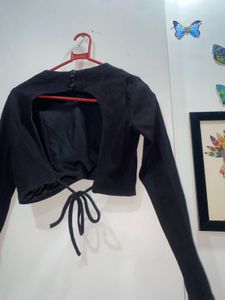 Black Long Sleeve Crop Top