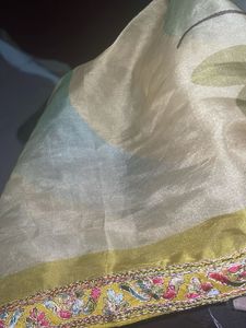 Embellished Kurta with Intricate Embroidery
