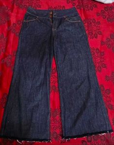 Women's lose straight Jeans with Embellishment