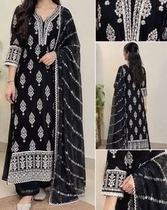 beautiful black Pakistani suit