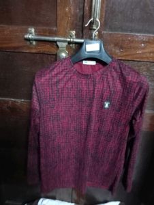 Stylish Red &amp; Black Textured Long Sleeve Top