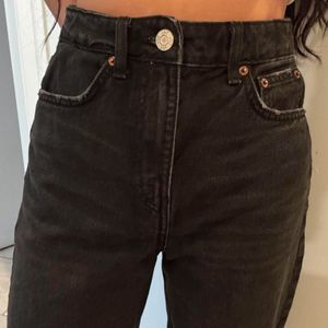 Black High-Waisted Straight Leg Jeans