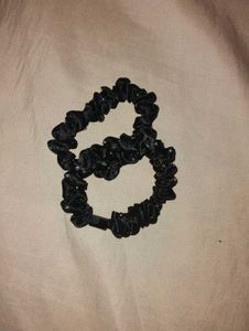black hair ties