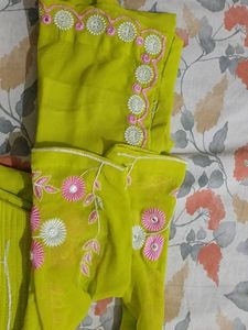 Vibrant Parrot Green Kurta Set With free Earrings