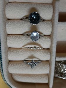 Set of 4 Rings - Star &amp; Gemstone