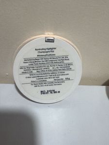 Kay beauty highlighter