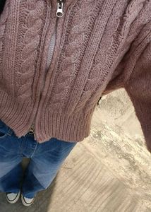 beutiful pink knitted sweater