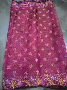 Unique Floral Pattern Saree 💗