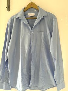 Men's Light Blue Button-Down Sh