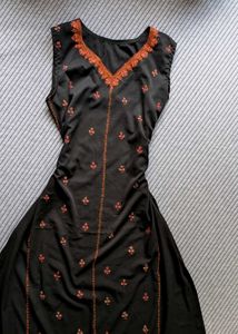 Black Embroidered Kurta