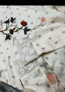 Elegant White Kurta Set with Floral Print