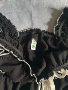 Cute Black &amp; White Tie-Front Top