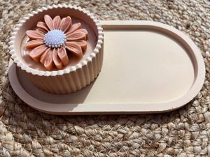 scented Daisy Candle Jar with trinket tray