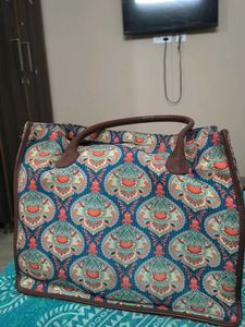 Zouk Tote Bag with Paisley Print