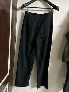 Chic Black Wide-Leg Trousers