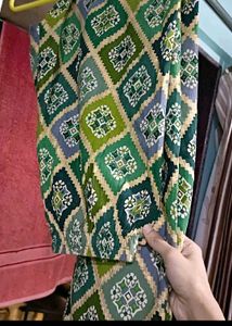 Green Geometric Print Kurta with Embellished Neckl