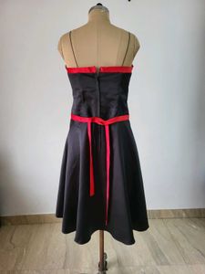 Chic Black &amp; Red Strapless Dress