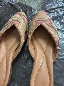 Embroidered Jutti Flats