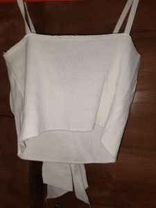❗️PRICE DROPPED❗️URBANIC NEW WHITE BOW CAMI TOP