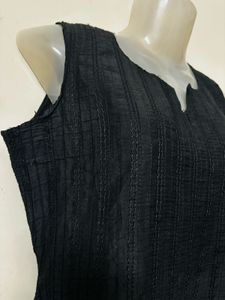Stylish Black Textured Sleeveless Kurta