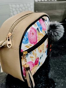 🎀 Luxury Floral Sling Bag ❣️🥰