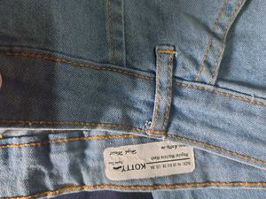 Stylish Light Wash Denim Jeans