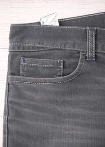 👖 BENETTON Dark Denim Jeans – Clean Fit