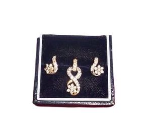 Sparkling Infinity Pendant &amp; Earrings Set