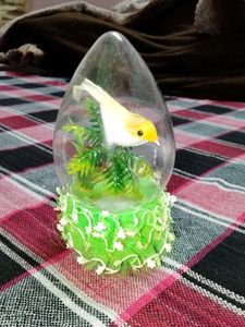 Bird showpiece glass