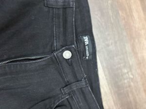 Zara High-Waisted Jeans