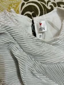 Chic White Pleated Cold Shoulder Dress