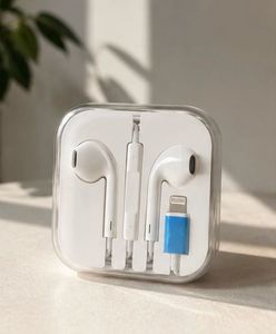 Apple EarPods with Lightning Connector
