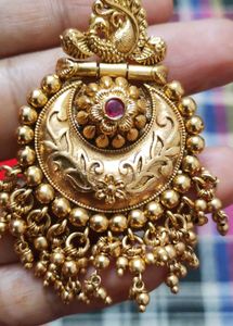 Exquisite Gold Tone Dangle Earrings