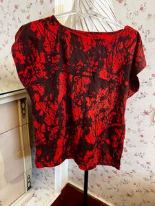 Vibrant Red &amp; Black Abstract Print Top
