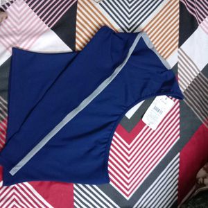 M size Stylish One-Shoulder Striped gymwear Top