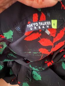 Tokyo Talkies Floral print top