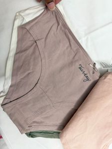 H&amp;M set of 5 Cotton Briefs Se
