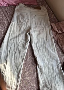 H&amp;M light wash jeans