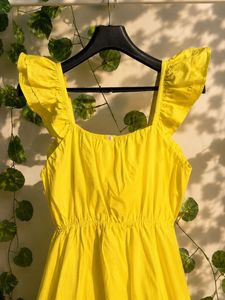 Completely New Midi Dress 🍋