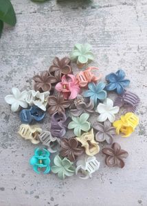 Set of 10  Flower Hair Claw Clips