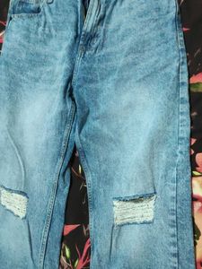 Trendy Ripped Blue Jeans