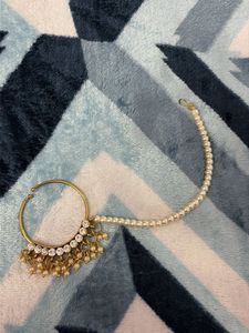 Elegant Pearl and Crystal Nath