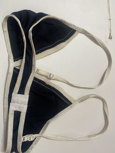 Stylish Black Sports Bra