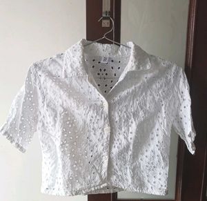 Chic White Broderie Anglaise Crop Top