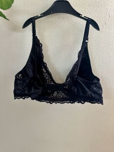 Black Lace Bra and Panty Set with free pads