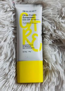 Swiss Beauty Glow Fusion Sunscreen SPF 50