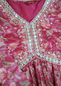Beautiful Pink Floral Kurti