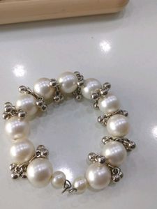 Elegant Faux Pearl Bracelet