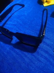 Stylish Black Framed Sunglasses